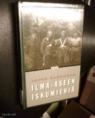 Joppe Karhunen ILMA-ASEEN ISKUMIEHIÄ (1 p. 2000) Sis.pk:t