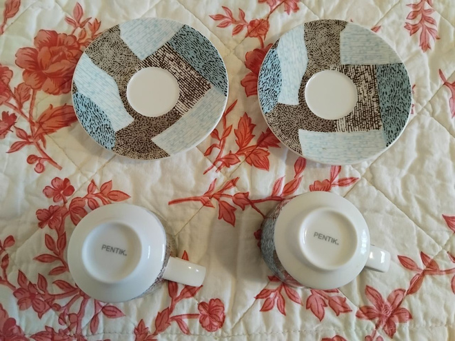 2kpl Pentik Geo espressokuppi + lautanen, hyvässä kunnossa