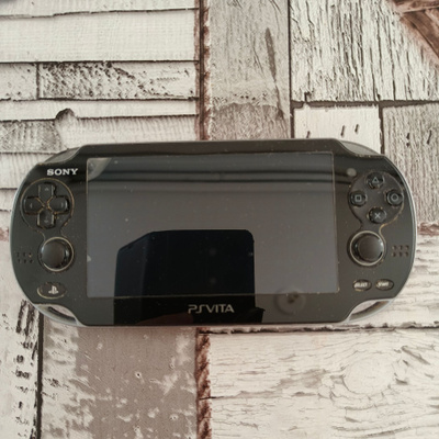Playstation Vita (ja oheistuotteita)