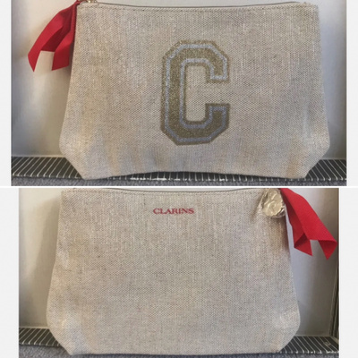 Clarins meikkipussi