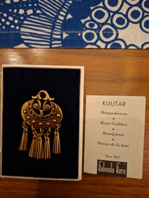 Kalevalan kuutar rintaneula