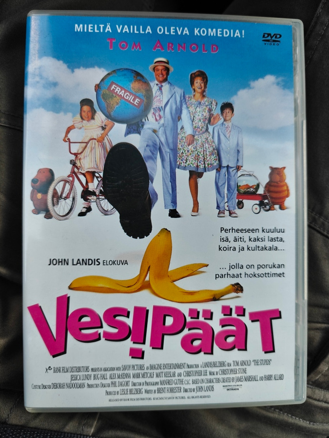 Vesipäät - The Stupids (1996) DVD Suomijulkaisu John Landis