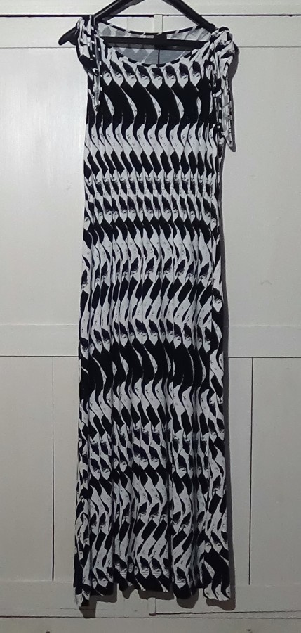 NANSO täyspitkä kesämekko / juhlamekko M