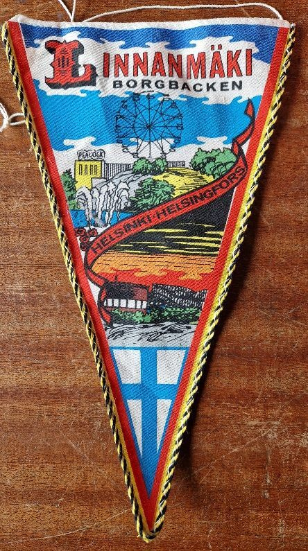   Linnanmäki  Vintage Iso Matkailuviiri