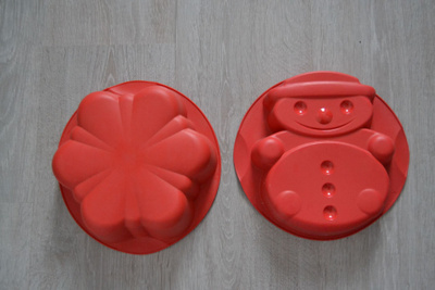 Tupperware silikoni kukka ja lumiukko kakkuvuuat