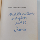 Hannu Mäkelä : Herra Huu muuttaa (signeerattu, tekijän om... - pikkukuva 3