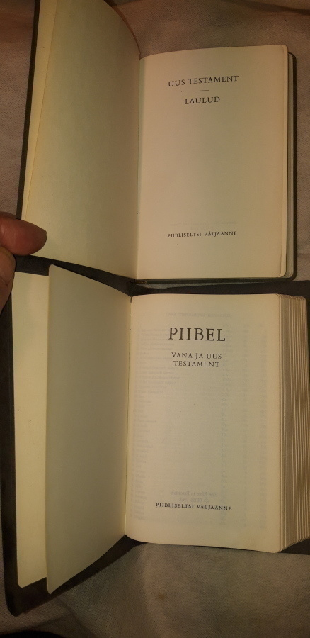 Piibel ja uus testament laulud ja 3 muuta