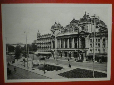 Antwerpen - Königliche  Oper  1944 - Vanhat autot