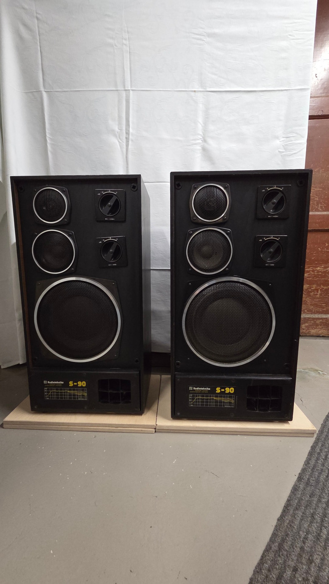 Radiotechnika S-90