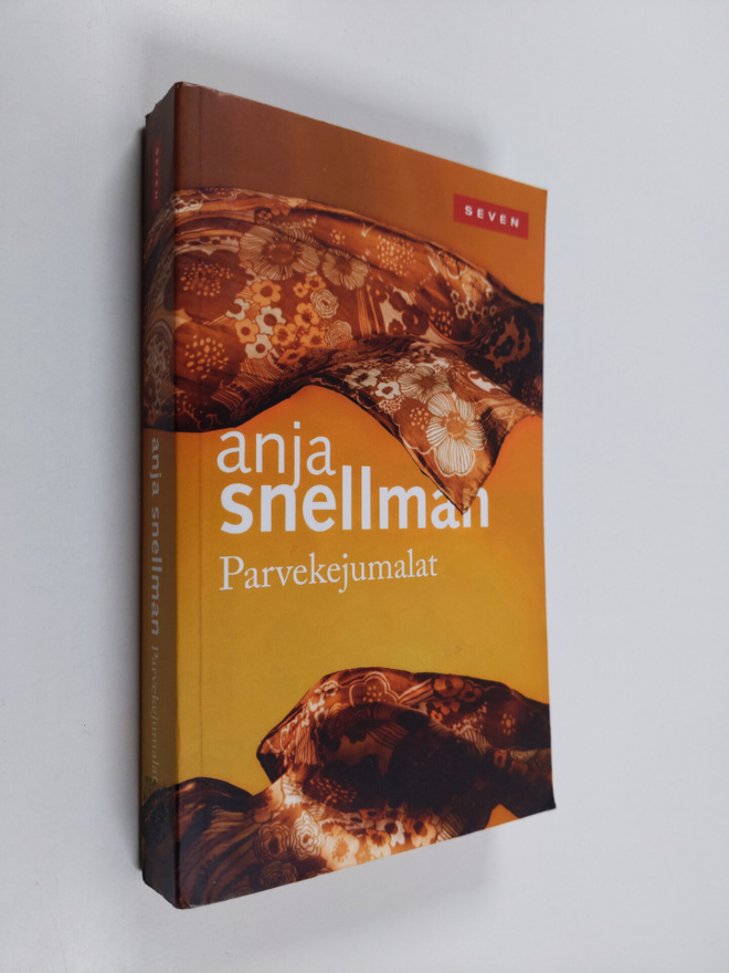 Anja Snellman : Parvekejumalat