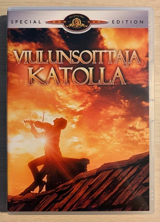 Viulunsoittaja katolla (1971) palkittu musikaali (2DVD)