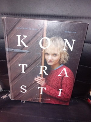 Meiju K-P : KONTRASTI - Neulottuja pintoja ( SIS POSTIKULU )