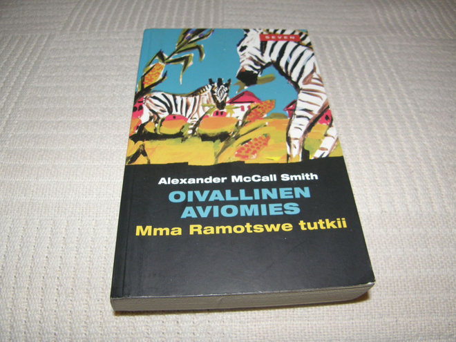 McCall Smith Oivallinen aviomies   -pok