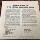 OSCAR PETERSON TRIO - At The Stratford Shakespearen FESTIVAL - pikkukuva 5