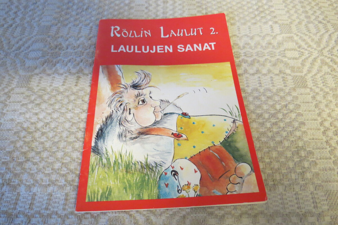 RÖLLIN LAULUT 2 LAULUJEN SANAT