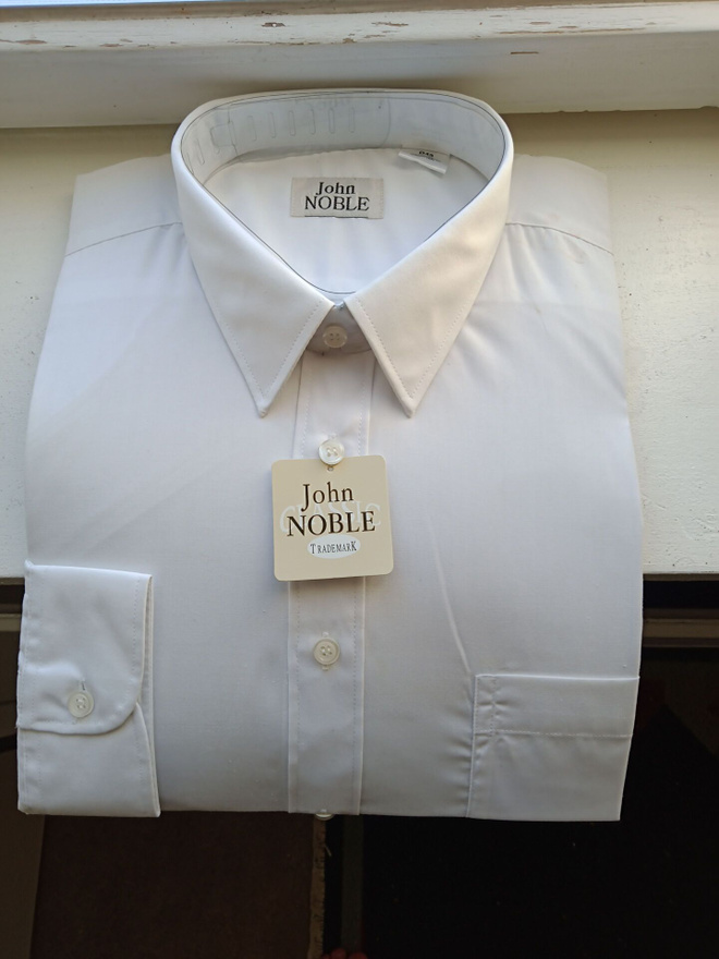 John Noble valkoinen miesten kauluspaita, koko D43, XL?