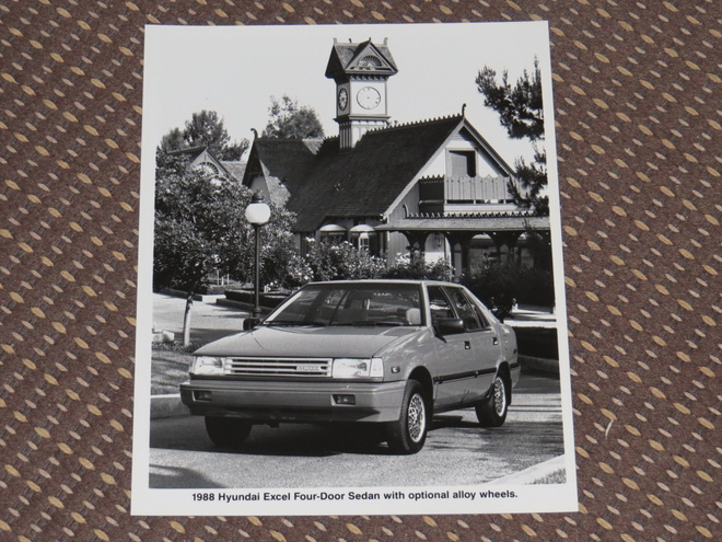 1988 Hyundai Excel pressikuva - KUIN UUSI