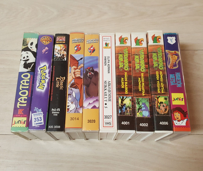10 kpl anime VHS-kasetit (Paketti 3)