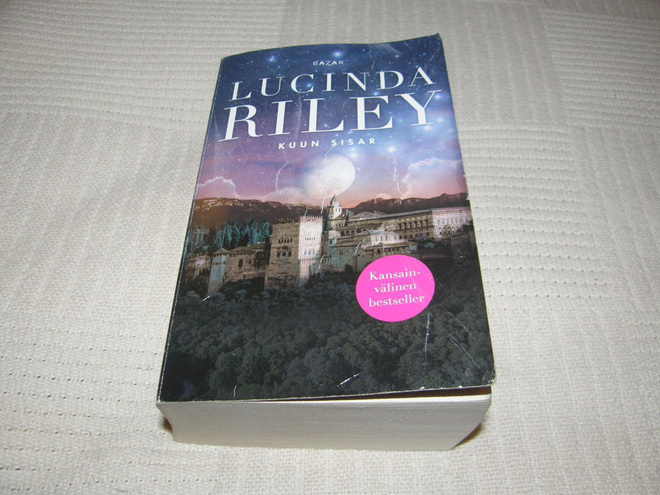 Lucinda Riley Kuun sisar  -pok