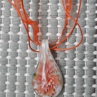 Lasinen riipus organza-nauhassa - pikkukuva 2