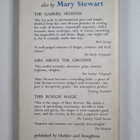 Mary Stewart : The wind off the small isles - pikkukuva 2