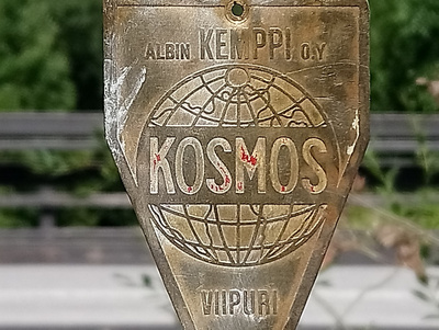 Merkki Viipuri Kosmos. Halkaisija - 82 mm.