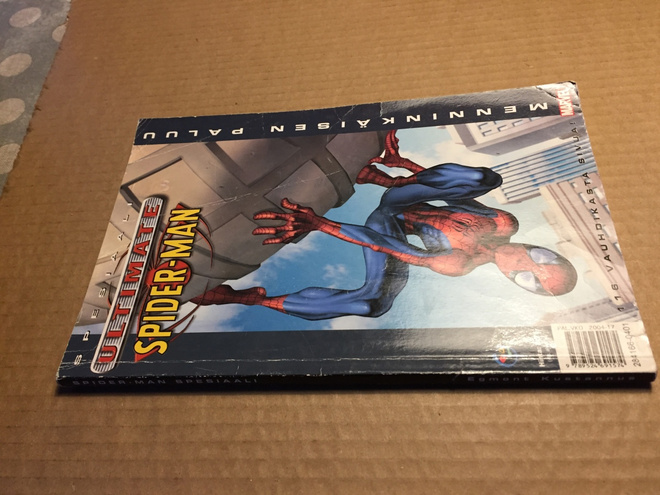 ULTIMATE SPIDER-MAN MENNINKÄISEN PALUU