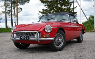 2320. Avoauto MG B 1800, 1964. Museorekisteröity.