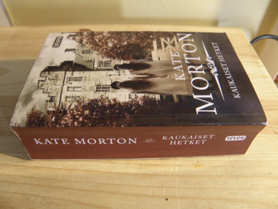 Kate Morton Kaukaiset hetket (nidottu)