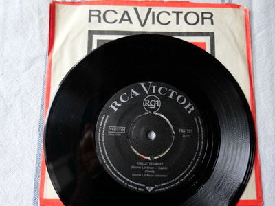Carola – Meren Laulu / Kielletyt Leikit 7" 1966
