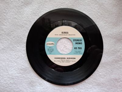 Kirka, Esko Linnavallin Orkesteri – Viimeiseen Mieheen 7" si
