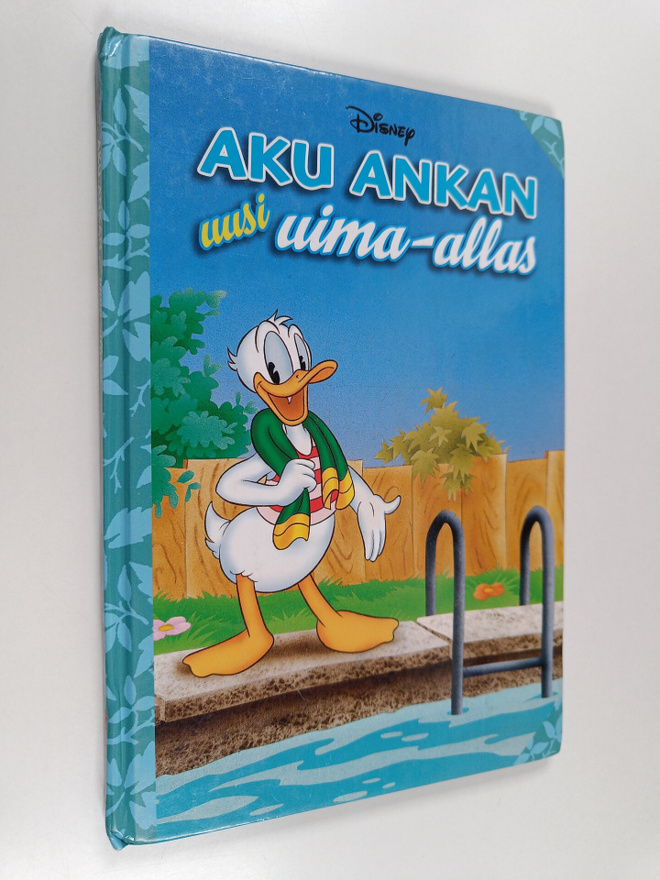 Ilkka (suomennos) Salama : Aku Ankan uusi uima-allas