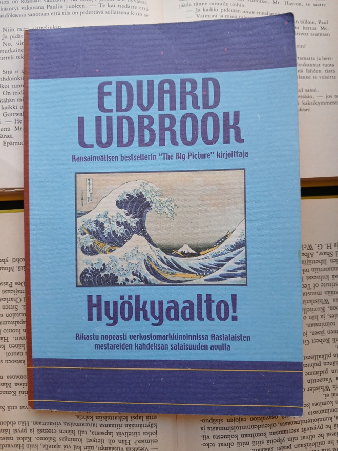 Edward Ludbrook - Hyökyaalto! (nid.)