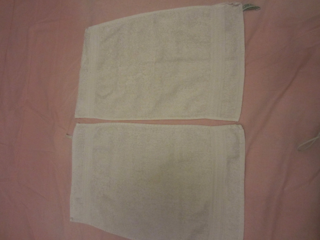 2 pientä valkoista pyyhettä 44 x 26 cm / Käsipyyhe 2 kpl