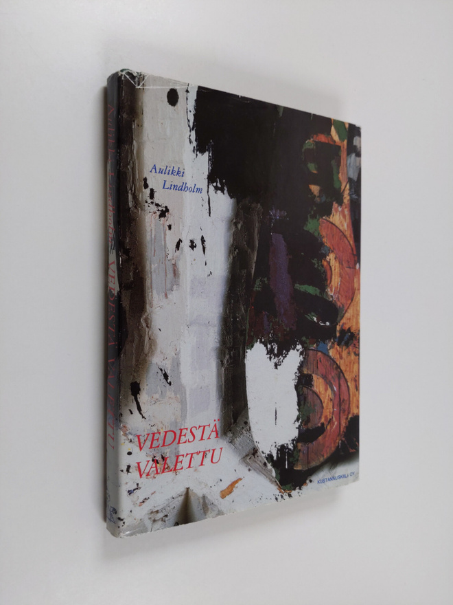 Aulikki Lindholm : Vedestä valettu : novelleja