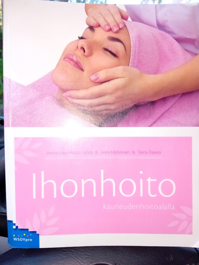 Halsas-Lehto ym. : IHONHOITO KAUNEUDENHOITOALALLA