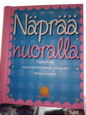 COLLINS :  NÄPRÄÄ NUORALLA ( SIS POSTIKULU)