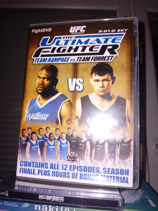 5dvd the Ultimate Fighter ( SIS POSTIKULU  )