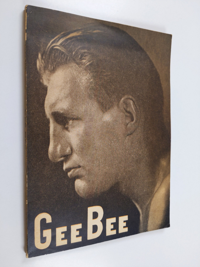 Gee-Bee : Kehdosta "Gardenin" kehään (signeerattu)