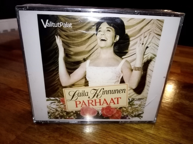 3cd Laila Kinnunen :  Parhaat ( UUSI) SIS POSTIKULU