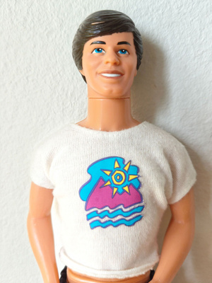 Barbie: Kasari/Ysäri Ken nukke