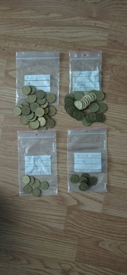 Suomi markan kolikoita: 1 mk, 10 mk, 10 p, 20 p