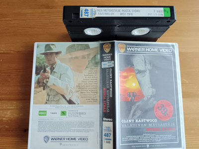 Valkoinen metsästäjä musta sydän vhs