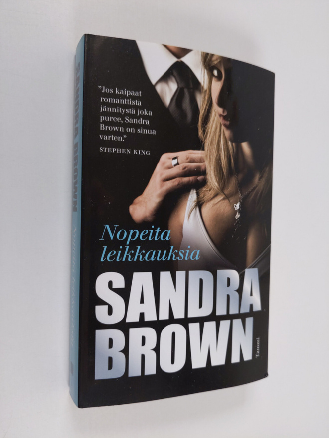 Sandra Brown : Nopeita leikkauksia