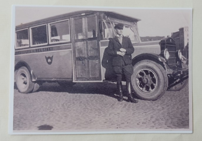 Helsinki - Leppävaara -linja-auto, kuva v. 1925, vanha kopio