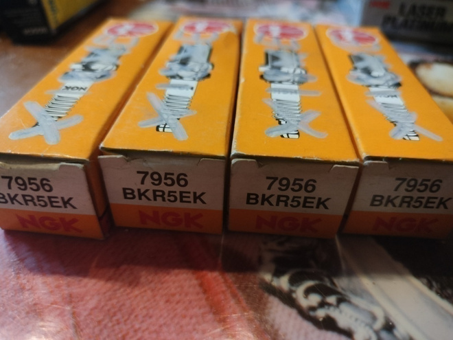 Sytytystulpat NGK BKR5EK, 7956 4kpl
