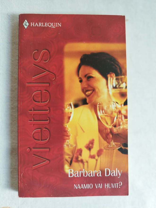 Harlequin, Barbara Daly: "Naamio vai huvit?"