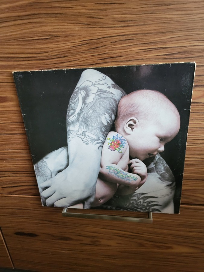 SIELUN VELJET  -  KUKA TEKI HUORIN LP