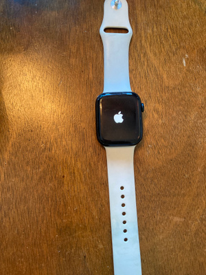 Apple Watch Series 7 (Nike, GPS, 45 mm)