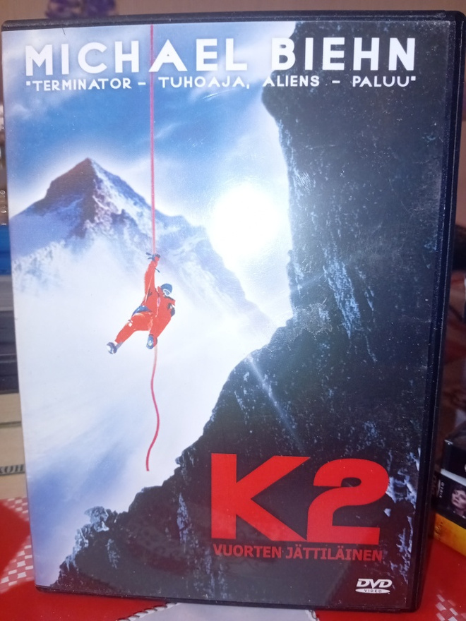 DVD K2 Vuorten jättiläinen  ( SIS POSTIKULU  )